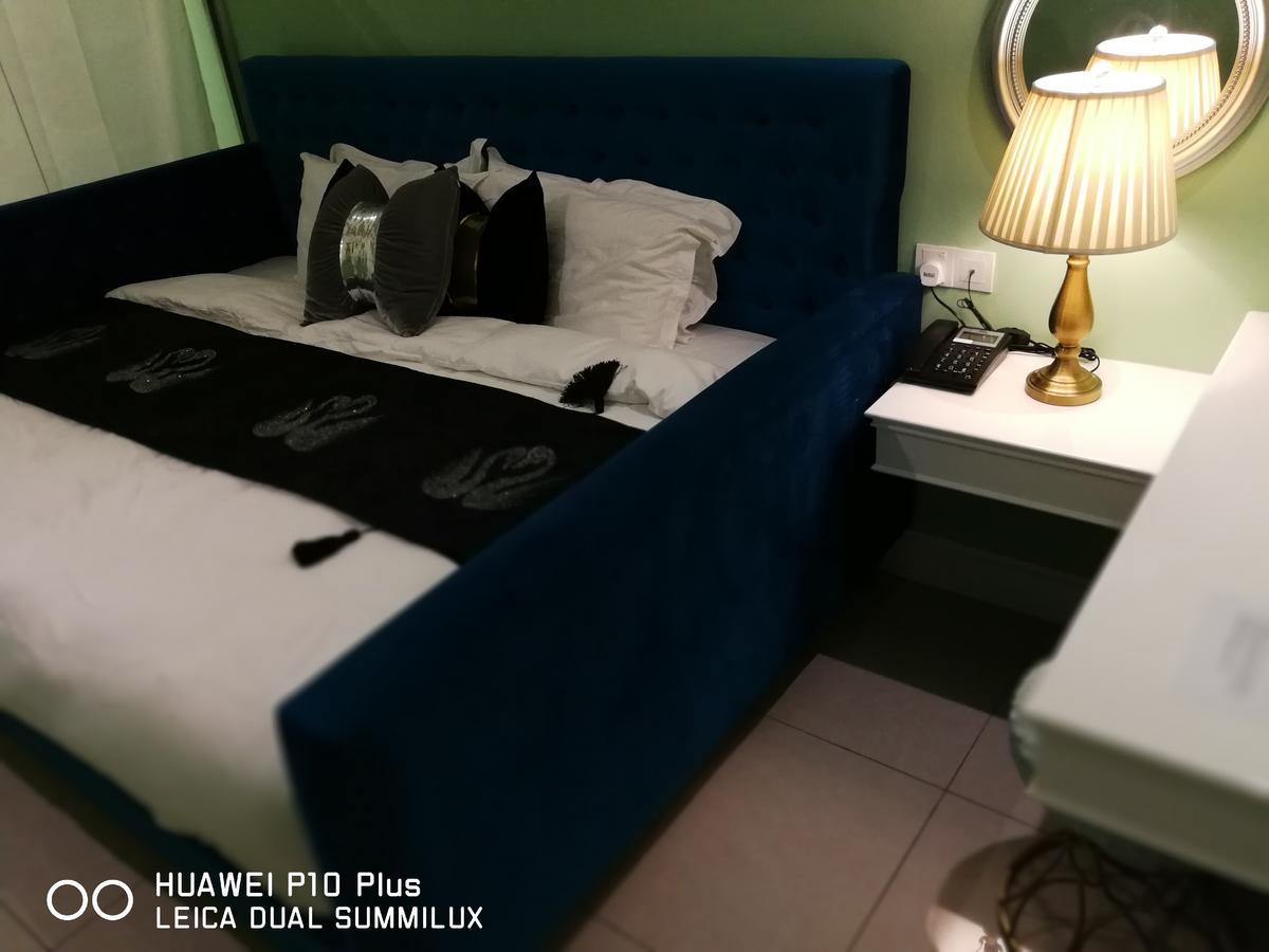 1 Day Car Hotel Station 18 Ipoh Buitenkant foto
